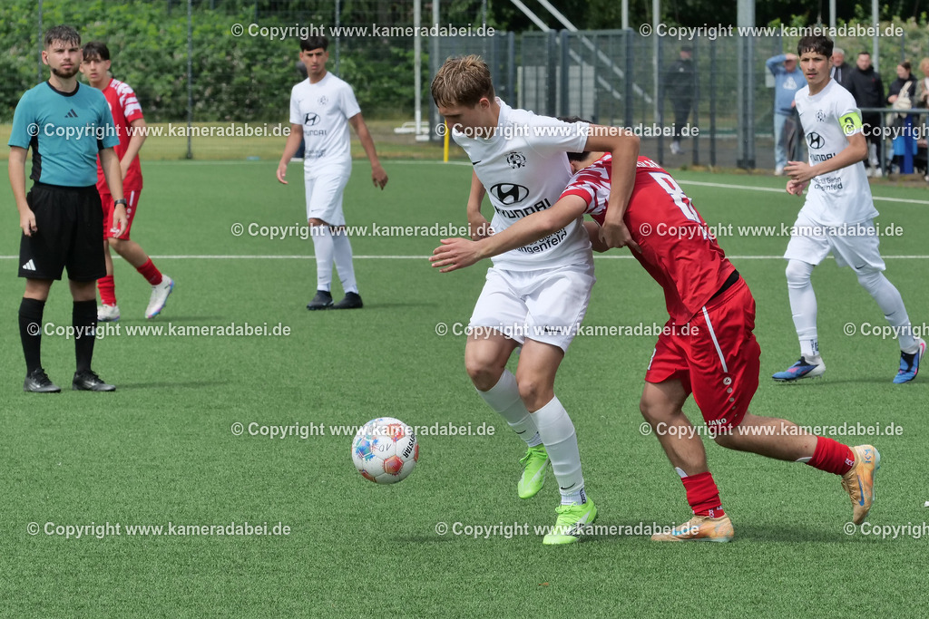 Fußball : C-Junioren : Aufstieg Regionalliga West : SUS 09 Dinslaken - Vfb 03 Hilden am 04.06.2026 in Dinslaken | Fußball : C-Junioren : Aufstieg Regionalliga West : SUS 09 Dinslaken (rotr Trikots)- Vfb 03 Hilden (weiße Trikots) am 04.06.2026 in Dinslaken - Realisiert mit Pictrs.com