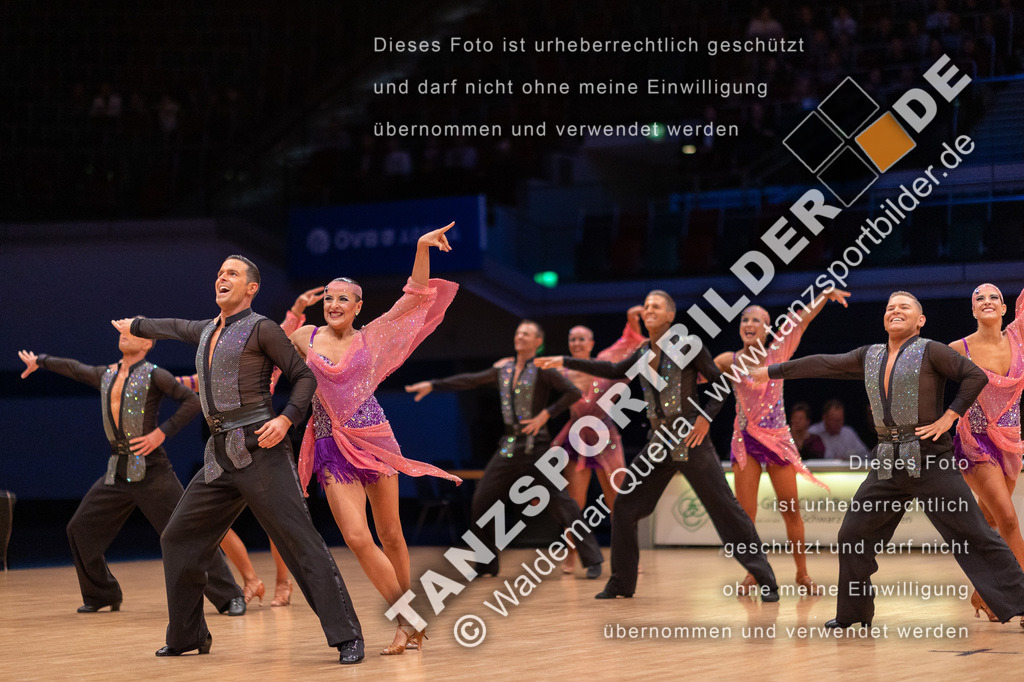 20221112-02328 | Hier finden Sie Tanz Bilder vom Latein und Standard Formationen tanzen. Sportbilder vom Tanzsport. Schöne Fotos und von Weltmeisterschaft, Europameisterschaft, Bundesliga, Regionalliga, Oberliga und Landesliga sowie von GOC Stuttgart, DanceComp, WM Bremen