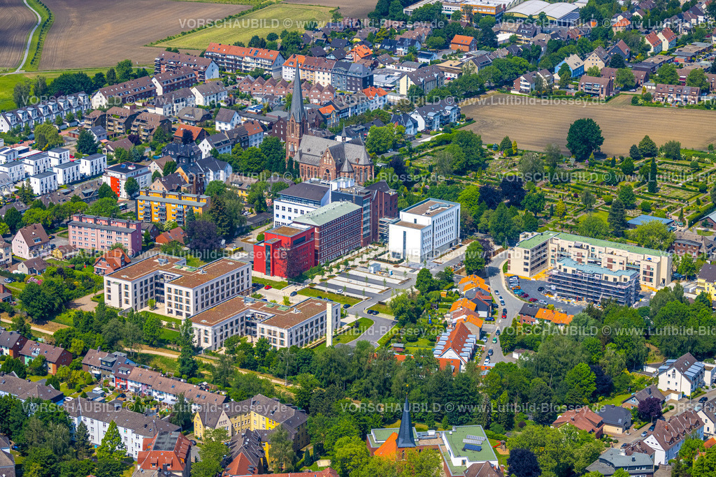 Herne220503154 | Luftbild, Campus der St. Elisabeth Gruppe mit Baustelle, kath. Kirche St. Peter und Paul, Sodingen, Herne, Ruhrgebiet, Nordrhein-Westfalen, Deutschland