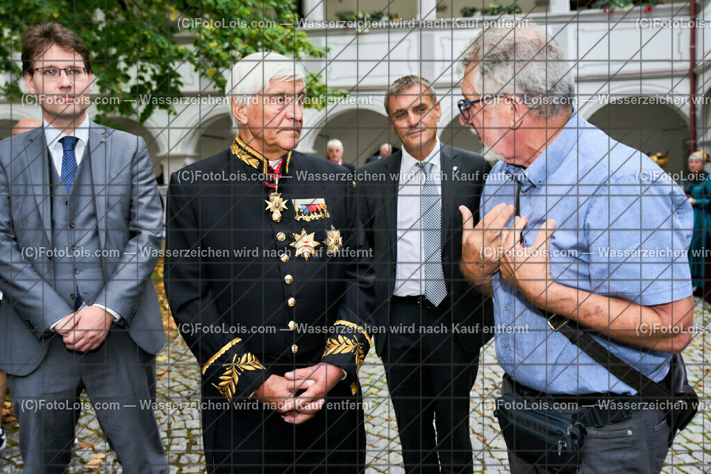 ALP3357_Jeanne de Ferrette_Hoefer-Hildebrand-Erber-Walgenwitz | (C)FotoLois.com, Alois Spandl, 700stes Hochzeitsjubiläum - Albrecht II. mit Johanna von Pfirt in Thann (FR) im März 2024. Empfang des Organistionskommitees aus der Region Ferrette (Pfirt)/Thann aus dem Elsass mit Empfang durch die Stadtgemeinde und Bezirkshauptmannschaft Scheibbs im Schloss Scheibbs und anschließender Kranzniederlegung in der Kartausenkirche über der Krypta des Gründerehepaares durch Mitglieder des Templer Ordens im Beisein von Mitgliedern der Goldhaubengruppen, Fr 22. September 2023.