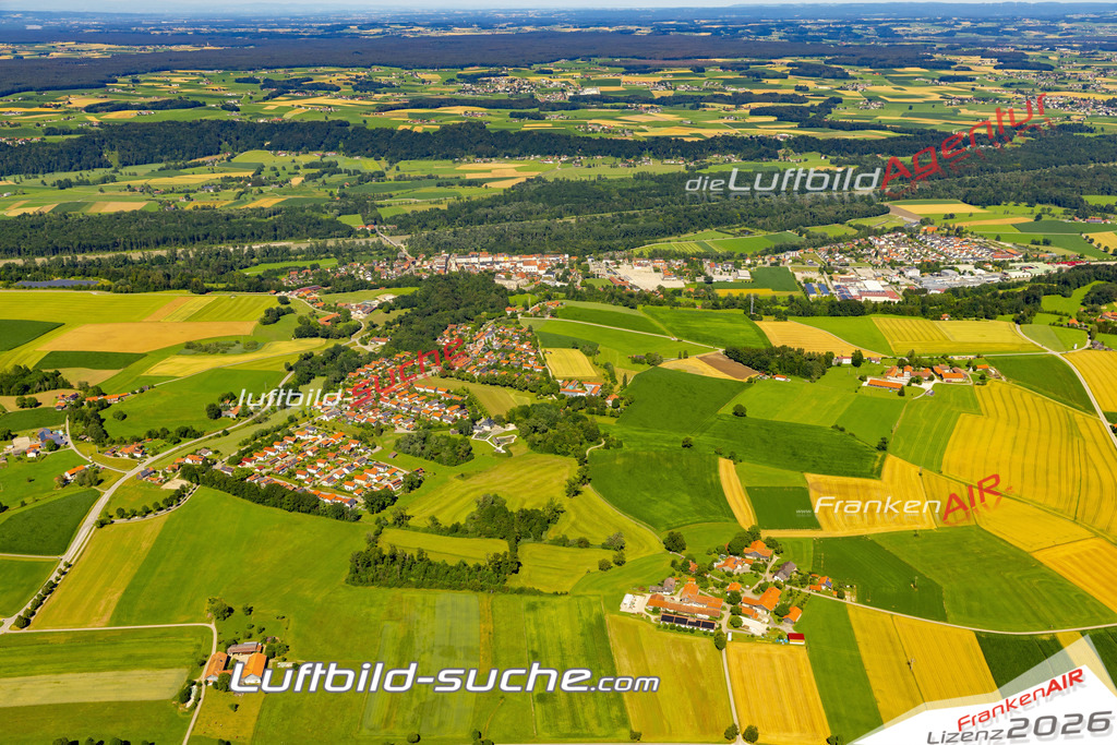 Aktuelles Luftbild von Moosburg Tittmoning - Die Luftaufnahme wurde 2022 mittels UL-Flugzeug erstellt ( keine Drohne ) - hochauflösende Kamera-Systeme von  Canon -Beste Qualität - Für grossformatige Ausdrucke geeignet. Die Geschenkidee !