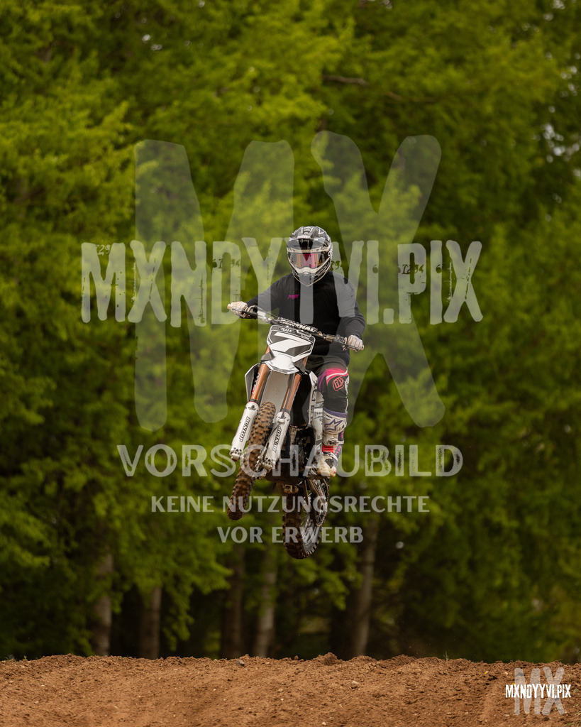 866A5870 | mxndyyvipix