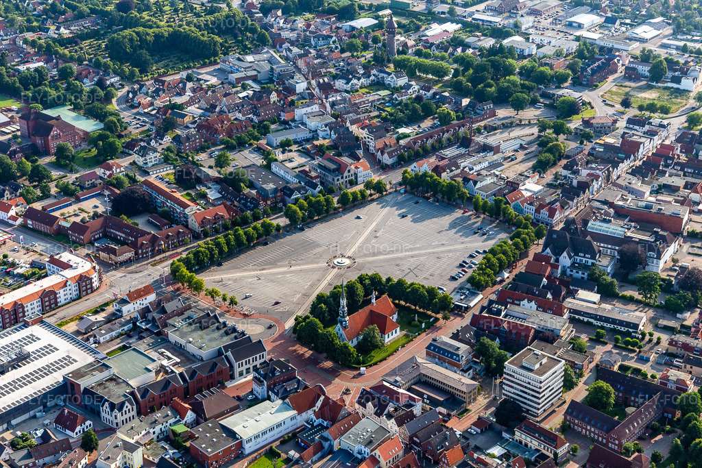 Luftbild: Platz- Ensemble 