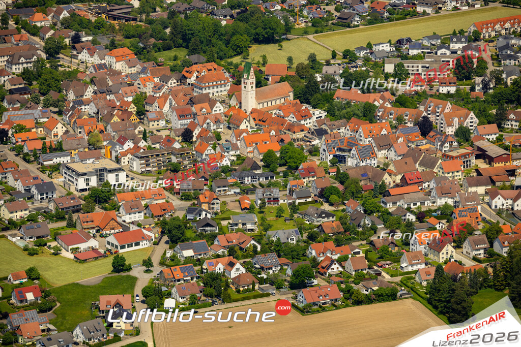 Das Luftbild zeigt  Dietenheim - Die Luftaufnahme wurde 2023 vom UL-Flugzeug aus erstellt ( keine Drohne ) - Hochauflösende Luftaufnahme - Für grossformatige Ausdrucke geeignet. Die Geschenkidee !Mit Lizenz und Bildrechte bestellbar