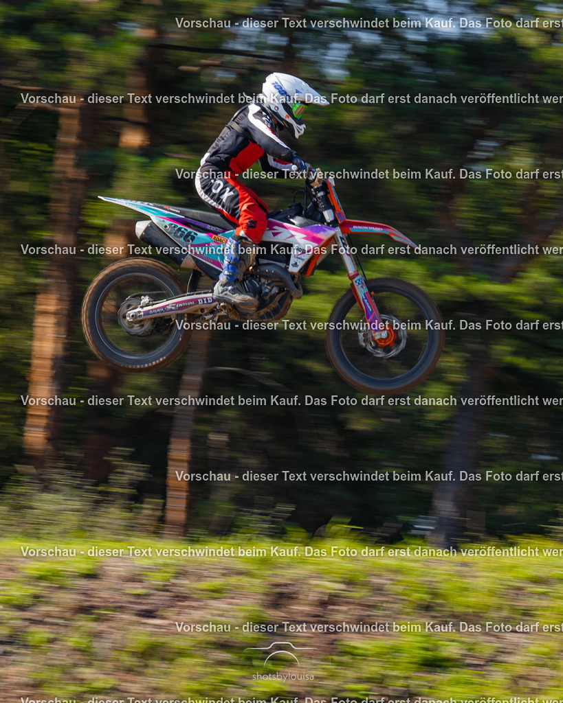 09_20_LM_Schenkenhorst-8737 | Sportfotografin aus Berlin-Brandenburg mit Fokus auf Motocross. Ich halte deine sportliche Leistung und echte Emotionen auf und neben der Strecke professionell fest. Entdecke die Fotos von deinem Rennen und bestelle sie direkt hier im Shop.