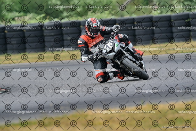 25bt05-1629 | markuskiefer.com - Realisiert mit Pictrs.com