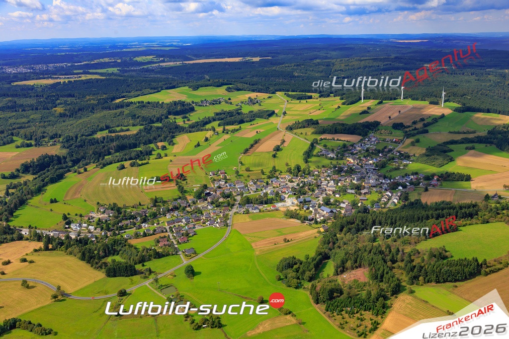 Die Luftaufnahme der Stadt Langenbach wurde 2017 vom Flugzeug heraus erstellt ( keine Drohne )- hohe Auflösung für beste Qualität