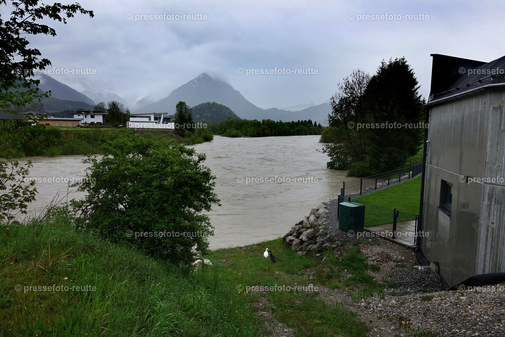 welltvi-Lechbruecke-Pflach-Hochwasser-21052019-DSD01355 | Info aus dem Bezirk Reutte/Ausserfern Tirol sowie eine umfangreiche Bilddatenbank über die gesamte Region: Lechtal, Talkessel Reutte, Tannheimertal, Zwischentoren. Lech, Plansee, Zugspitze, Grenztunnel, B179, Fernpassstraße, Verkehr, Lawinen, Tradition, - Realisiert mit Pictrs.com