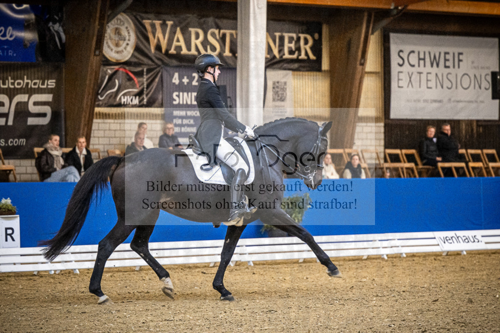 DOS_3762 | Entdecke hochwertige Reitturnierfotos von Foto Oger. Professionell, emotional und authentisch – jetzt Lieblingsmomente im Shop bestellen.Deutschlandweite Turnierfotografie. - Realisiert mit Pictrs.com