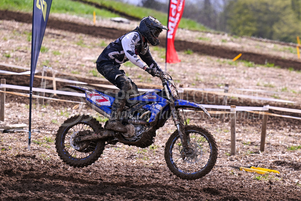 Motocross Schlatt bei Winterthur - 29. April 2023 | #77 Stieger Yannick aus Bischofszell (CH) auf Yamaha in der Kategorie MX2 / TL am Motocross Schlatt bei Winterthur, 29. April 2023.
Instagram: @mx_schlatt | @mc_wila | @sam_schweiz
Bild: Sportfotografie Markus Aeschimann | www.markus-aeschimann.ch - Realisiert mit Pictrs.com