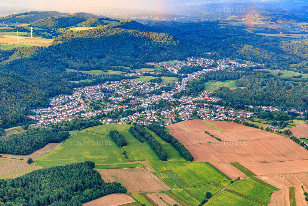 Luftbild: Ortsansicht von Süden im Ortsteil Reimsbach in Beckingen im Bundesland Saarland in Deutschland. Foto: IMG_149626.jpg vom 05.09.2025 durch Werner Riehm/FLY-FOTO.de
