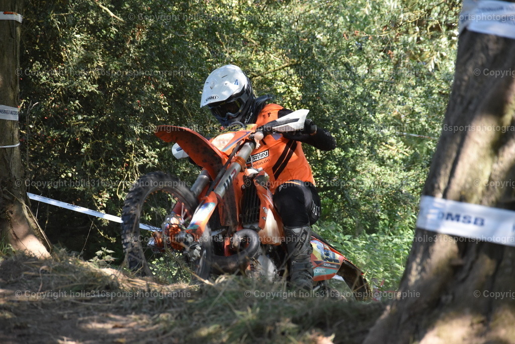 DSC_0076 | Sportfotografie , Motorsport, Motoross, Reitsport, Mointainbike, Enduro,
Landschaft , Outdoor, Eventfotografie, Landschaft, Bilder online bestellen - Realisiert mit Pictrs.com