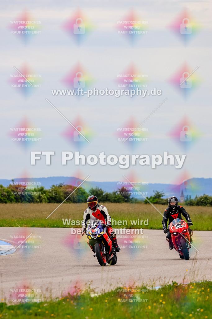 MotoTeam-2876 | Hier findet Ihr Bilder von Touristenfahrten auf der Nürburgring Nordschleife oder von anderen Veranstaltungen die ich besucht habe. Viel Spass beim Durch Schauen 