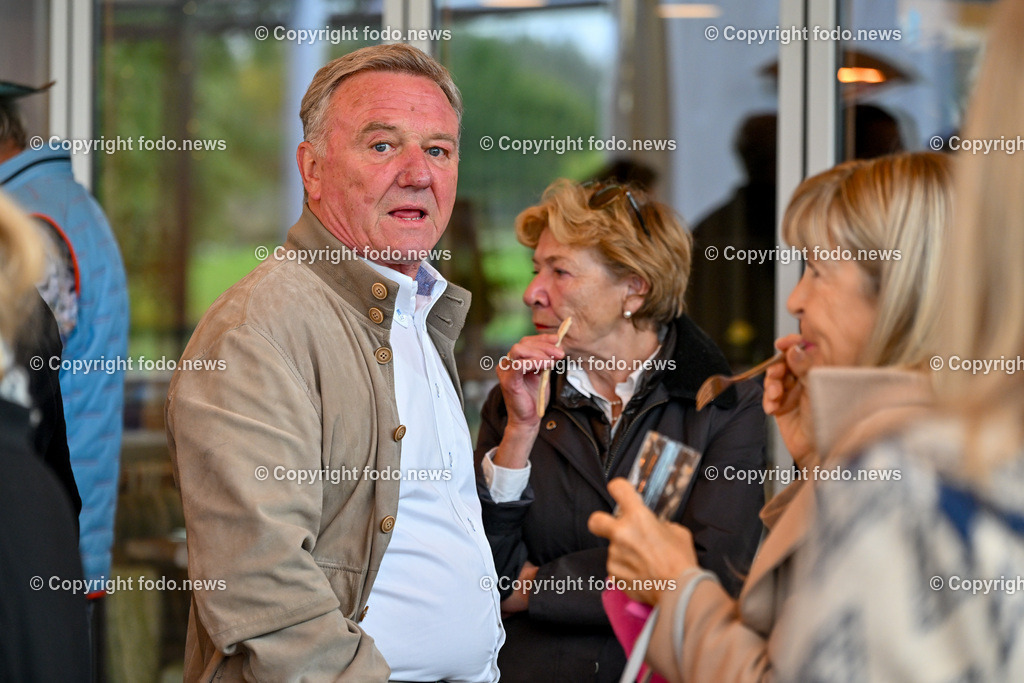 Frauen fuer Frauen_ Charity Oldtimerfahrt_ 04.10.2025-251 | 04.10.2025, Linz, AUT, Oldtimer Charity im Bild Frauen fuer Frauen Oldtimerfahrt, Teilnehmer©Harald Dostal / fodo.media
