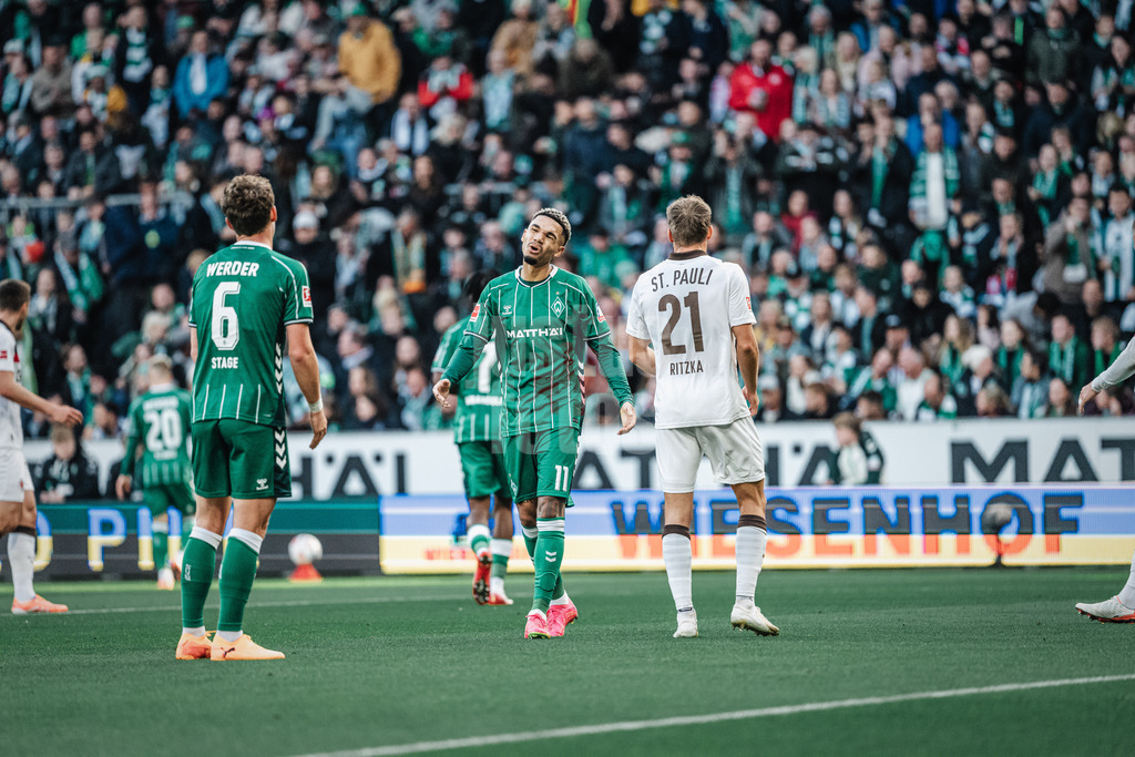 Fußball | Männer | Saison 2025/2026 | 1. Fußball-Bundesliga | 6. Spieltag | SV Werder Bremen vs. FC St. Pauli | 04.10.2025 | Justin Njinmah (#11, SV Werder Bremen) ärgert sich