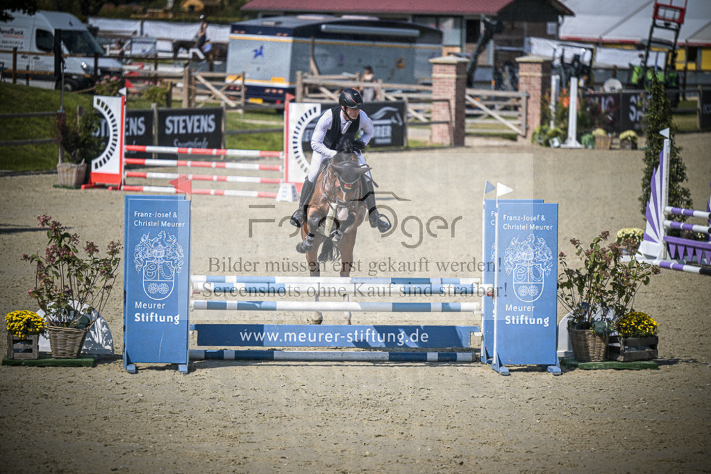 DOS_2954 | Entdecke hochwertige Reitturnierfotos von Foto Oger. Professionell, emotional und authentisch – jetzt Lieblingsmomente im Shop bestellen.Deutschlandweite Turnierfotografie. - Realisiert mit Pictrs.com