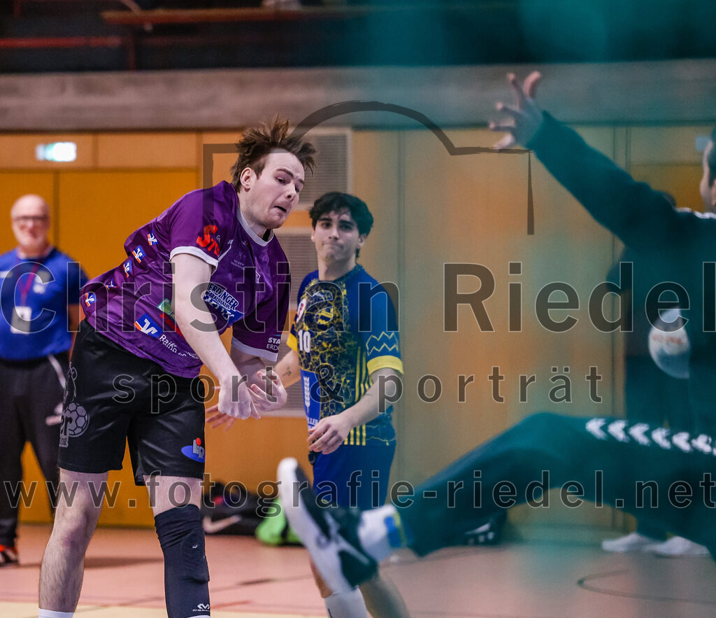 2024-12-14_013_SpVgg_Altenerding_gegen_MTV_Pfaffenhofen | Erding, Deutschland, 14.12.2024:Handball, Bezirksoberliga Männer 2024 / 2025, 10. Spieltag, SpVgg Altenerding gegen MTV Pfaffenhofen, Endergebnis: 32:30Niklas Fleps (SpVgg Altenerding, #17)Foto: Christian Riedel / fotografie-riedel.net