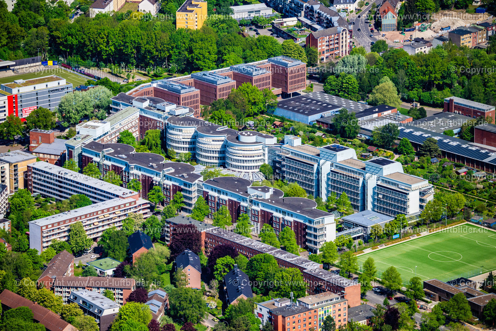 Hamburg_Bramfeld_Bramfelderstrasse_140_Techniker_Krankenkasse_ELS_2863010525 | HAMBURG 01.05.2025 Büro- und Verwaltungsgebäude des Versicherungs- Unternehmens Techniker Krankenkasse (TK) an der Bramfelder Straße im Ortsteil Barmbek in Hamburg, Deutschland. Weiterführende Informationen bei: TK Techniker Krankenkasse. // Office and administration buildings of the insurance company Techniker Krankenkasse (TK) on Bramfelder Strasse in the district Barmbek in Hamburg, Germany. Further information at: TK Techniker Krankenkasse. Foto: Martin Elsen