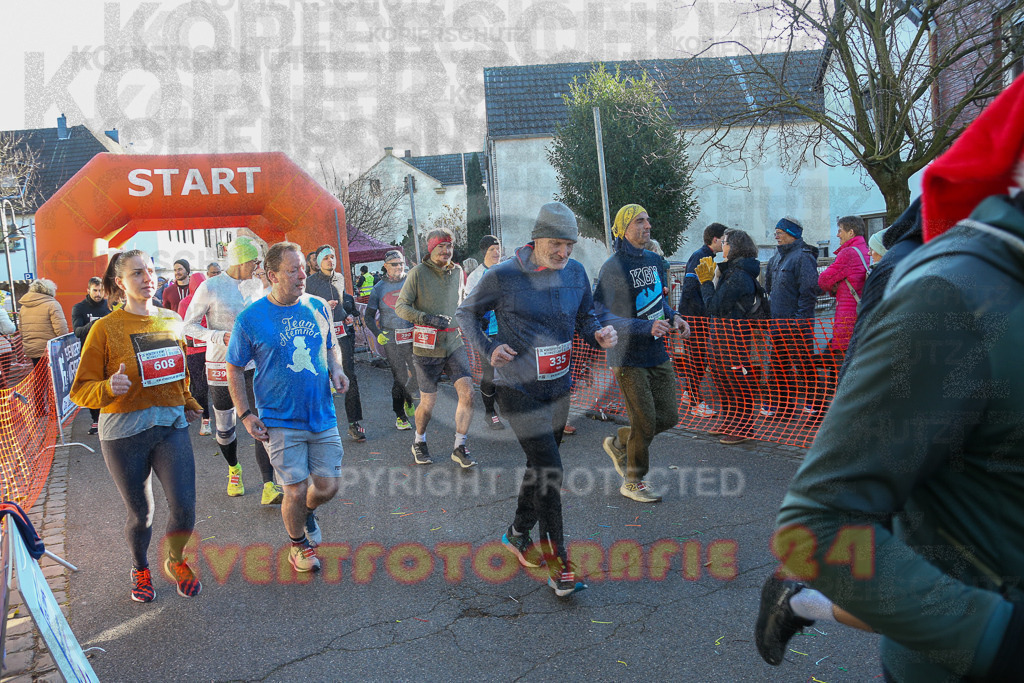 241201_1136_EX1_0496 | Sportfotografie im Rhein-Sieg Kreis, Köln, Bonn, NRW, Rheinland Pfalz, Hessen, etc. Unser Tätigkeitsfeld umfasst den Laufsport vom Volkslauf über den Marathon, Duathlon, Triathon bis zum Ultralauf wie Kölnpfad Ultra oder Schindertrail.