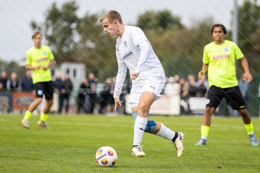 20251003_Picselweb-Fotografie_1R3_2649 | DFB Pokal 2. Runde, JFV A/O/B/H/H - SV Stuttgarter Kickers, Foto: Jörg Struwe - picselweb.de - Realisiert mit Pictrs.com