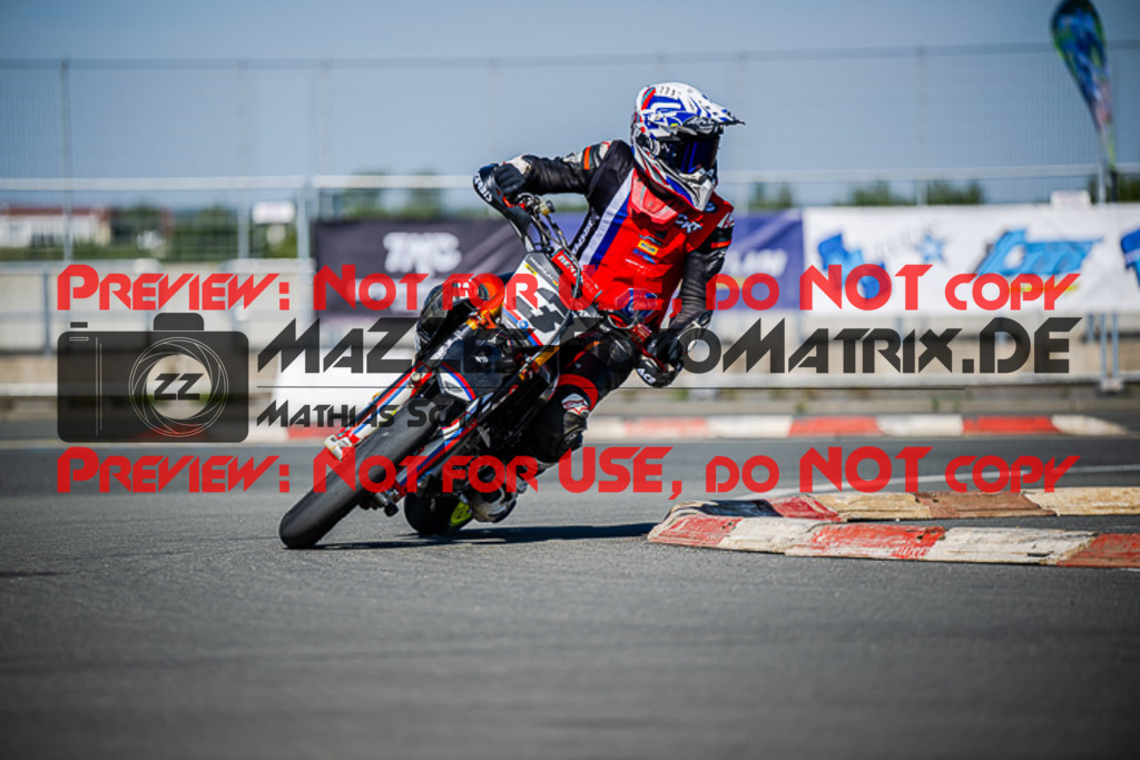 MaZZes_FotoMatrix_220903_0499 | UE40