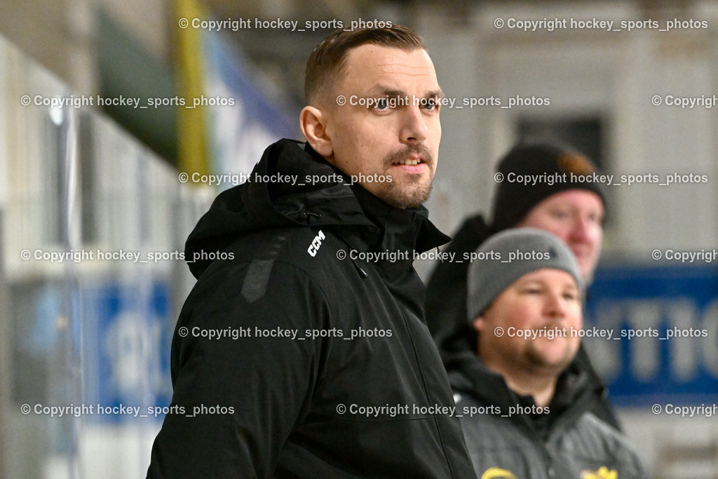 ESC Steindorf vs. EC Hornets Spittal 20.2.2024 | Headcoach EC Hornets Spittal ORZETEK Florian, ESC Steindorf vs. EC Hornets Spittal 20.2.2024, ESC Steindorf vs. EC Hornets Spittal 20.2.2024 am 20.02.2024 in Steindorf (Ossiachersee Halle), Austria, (Photo by Bernd Stefan)
