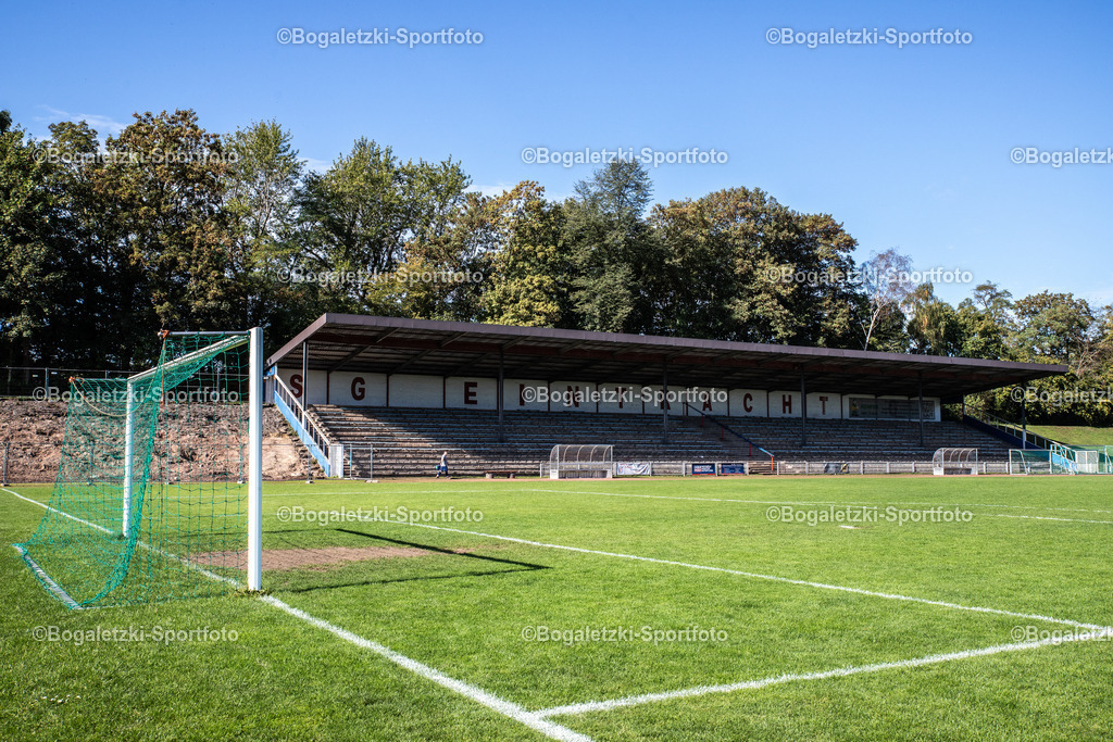 Gelsenkirchen, Germany - September 27, 2026: Südstadion am Haidekamp | Gelsenkirchen, Germany - September 27, 2026: Blick auf die Haupttribüne des Südstadion am Haidekamp - Realisiert mit Pictrs.com