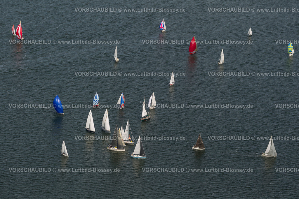 Ruegen12083402SuedOstRuegenRegatta | Luftbild, Segelregatta auf dem Greifswalder Bodden, Segelboote, Wende, Wendeboje,  Putbus, Insel Rügen, Mecklenburg-Vorpommern, Deutschland, Europa