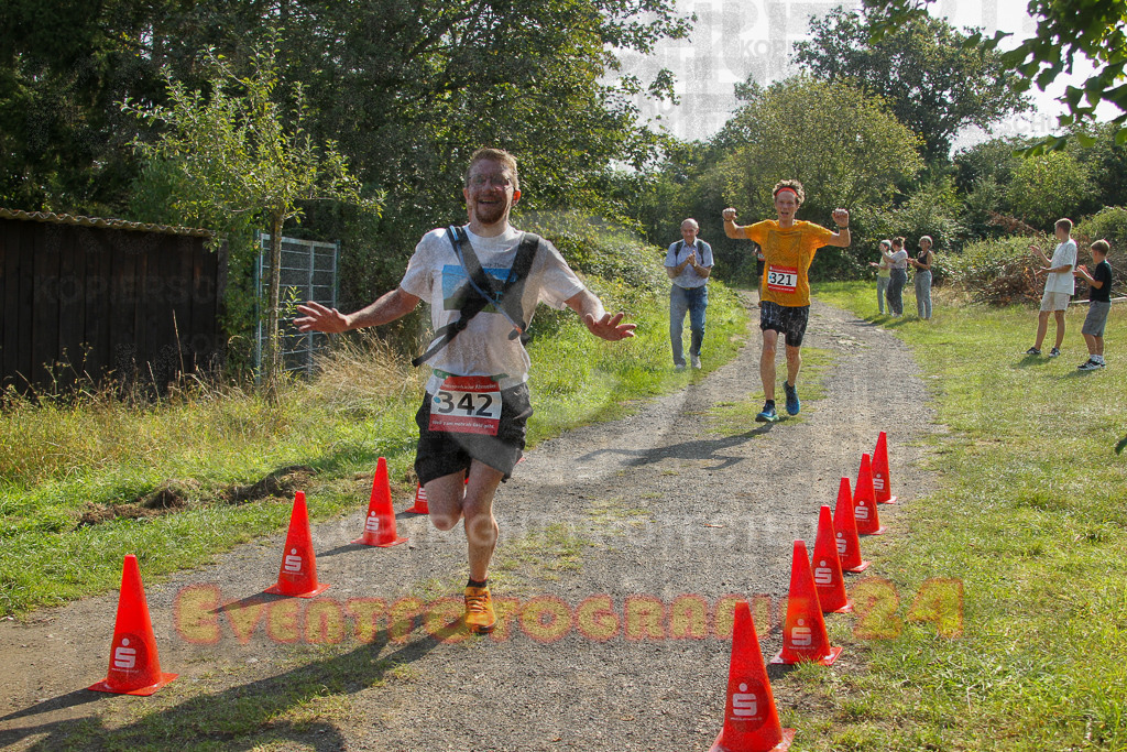 240831_1143_EV4_4538 | Sportfotografie im Rhein-Sieg Kreis, Köln, Bonn, NRW, Rheinland Pfalz, Hessen, etc. Unser Tätigkeitsfeld umfasst den Laufsport vom Volkslauf über den Marathon, Duathlon, Triathon bis zum Ultralauf wie Kölnpfad Ultra oder Schindertrail.