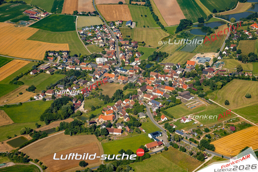 Das Luftbild zeigt : Brunn Emskirchen - Die Luftaufnahme wurde 2024 vom UL-Flugzeug aus erstellt ( keine Drohne ) - Hochauflösende Luftaufnahme - Für grossformatige Ausdrucke geeignet. Die Geschenkidee !Mit Lizenz und Bildrechte bestellbar