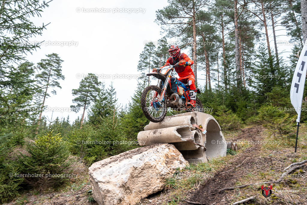fuernholzer_251026-C1-467 | Fotografische Impressionen von der Red Stag Enduro Extreme by fuernholzer-photography.com. Endurosport in Österreich fotografisch festgehalten von fuernholzer. Auftragsfotografie für Private, Gewerbefotos und Industriefotografie. Eventfotografie, Sportfotografie und Motorsportfotografie. Anbieter von Fotoworkshops, Fototraining, fotografischen Vorträgen und Fotoseminaren.