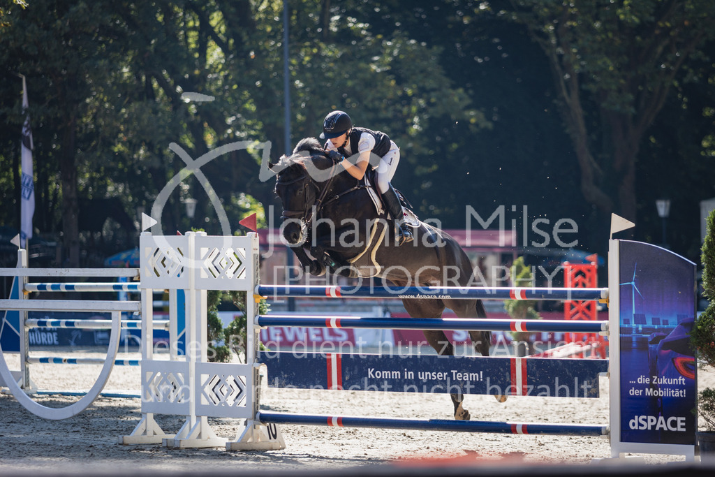 230909_OWLCh_MediumTour-227 | Deine schönsten Turniermomente als professionelle Fotos! Entdecke hochwertige Pferdesport-Fotografie im Online-Shop. Jetzt Fotos finden & bestellen!