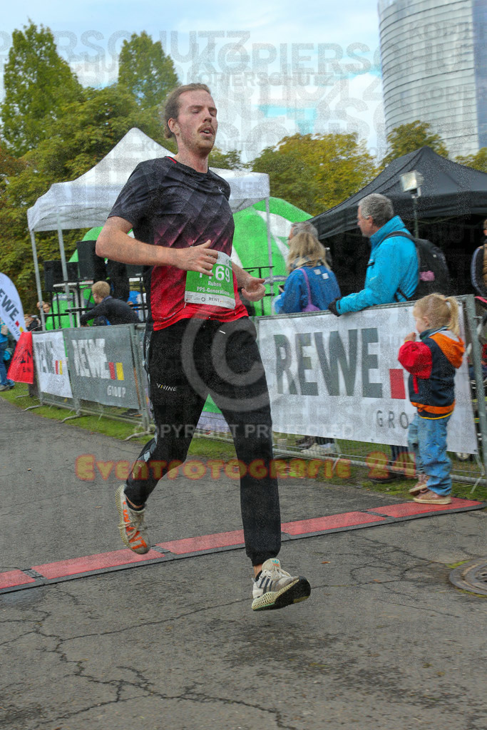 220925_1137_EX1_7824 | Sportfotografie im Rhein-Sieg Kreis, Köln, Bonn, NRW, Rheinland Pfalz, Hessen, etc. Unser Tätigkeitsfeld umfasst den Laufsport vom Volkslauf über den Marathon, Duathlon, Triathon bis zum Ultralauf wie Kölnpfad Ultra oder Schindertrail.