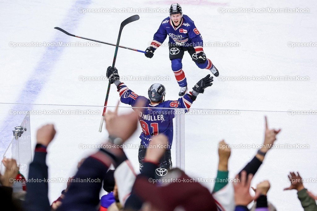 KEC03012501055 | 03.01.2025, Eishockey, Penny DEL, Kölner Haie - EHC Red Bull München, Spieltag 33, Lanxess-Arena Köln: Torjubel nach dem Treffer zum 3:2 durch Torschütze Moritz Müller (Kölner Haie #91)