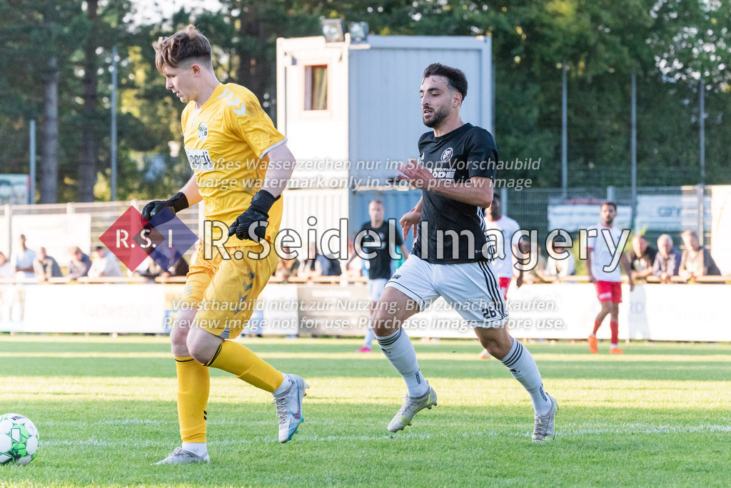 Fußball, Saison 2023/24, Confima-Cup, SV Preußen 09 Reinfeld - VfB Lübeck II, Schönböcken (Lübeck), 13.07.2023 | Lasse Grossmann (#1, Lübeck, Torwart), Arif Mete Kilic (#26, Preußen Reinfeld)