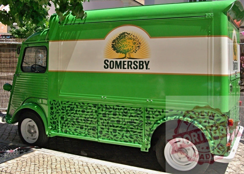 Somersby Citroen H Van operating as mobile bar | Green Citroen Type H van branded with Somersby cider logo for promotional events - Realisiert mit Pictrs.com