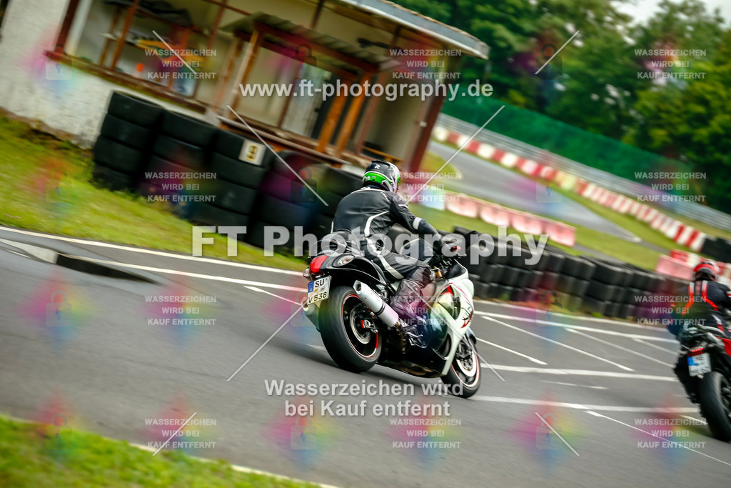 VBK-4284 | Hier findet Ihr Bilder von Touristenfahrten auf der Nürburgring Nordschleife oder von anderen Veranstaltungen die ich besucht habe. Viel Spass beim Durch Schauen 