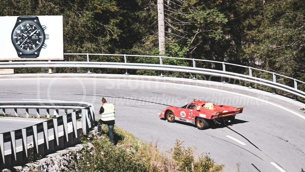 19. Arosa ClassicCar 2023 - 1. September 2023 | 19. Arosa ClassicCar 2023
Arosa, Schweiz
Lais Walter aus Esslingen mit der Startnummer 316 in einem FERRARI 512M, Jahrgang 1971, in der Klasse Sport Trophy.
@arosaclassiccar, @arosa.official, #arosaclassiccar, #arosa, #76curves, #classiccar
Bild: Sportfotografie Markus Aeschimann | www.markus-aeschimann.ch - Realisiert mit Pictrs.com
