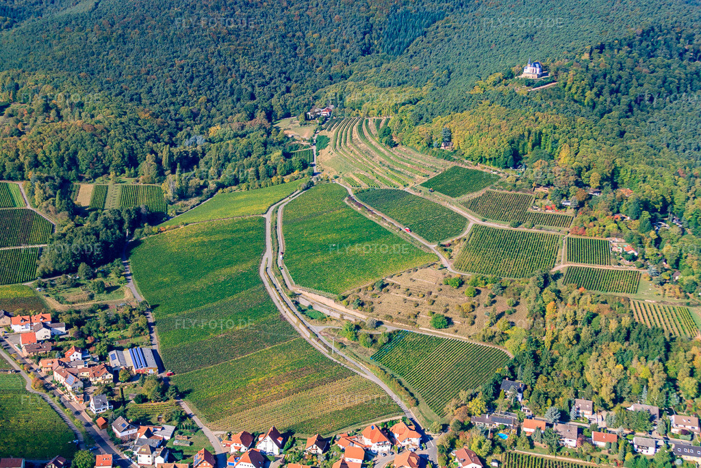 Luftbild: St.-Anna-Straße in Burrweiler im Bundesland Rheinland-Pfalz in Deutschland. Foto: IMG_22245.jpg vom 15.10.2009 durch Werner Riehm/FLY-FOTO.de
