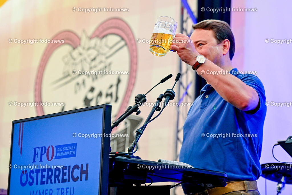 Urfahraner Jahrmarkt_ 1.Mai Kundgebung FPOE_ 01.05.2025-132 | 01.05.2025, Urfahraner Jahrmarkt, AUT, 1.Mai Kundgebung FPOE, im Bild Manfred Haimbuchner (FP, Landeshauptmann Stellvertreter Ooe) 