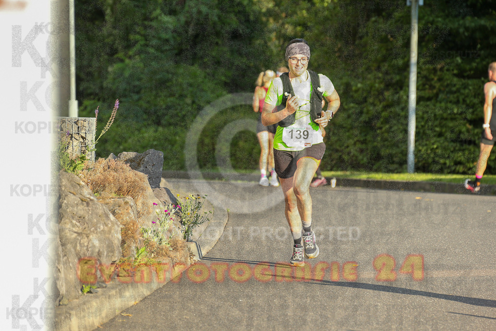 250801_1920_EX1_7647 | Sportfotografie im Rhein-Sieg Kreis, Köln, Bonn, NRW, Rheinland Pfalz, Hessen, etc. Unser Tätigkeitsfeld umfasst den Laufsport vom Volkslauf über den Marathon, Duathlon, Triathon bis zum Ultralauf wie Kölnpfad Ultra oder Schindertrail.