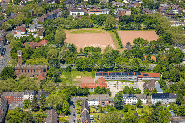 Gelsenkirchen230511605 | Luftbild, Sportplatz Plauener Straße des FC Glückauf Hüllen 1964, Schule an der Erzbahn, Kath. Kirche Herz Jesu Hüllen, Bulmke-Hüllen, Gelsenkirchen, Ruhrgebiet, Nordrhein-Westfalen, Deutschland
