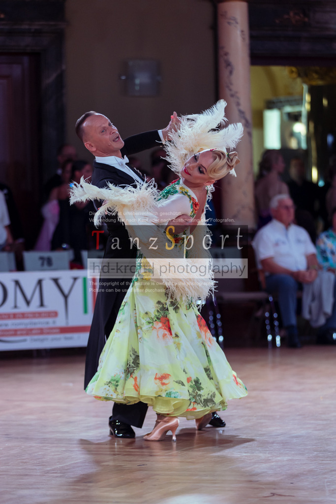 20250705_WDSF_Open_SenII_Std-dC25-1956 | Tanzsportbilder, Standardtanz, Lateintanz, WDSF, DTV, LTVB, dancecomp, goc, hessen tanzt, blaues band der spree, walzer, tango, wiener walzer, slowfox, quickstepp, samba, rumba, cha-cha-cha, paso doble. jive, hd-kroft photography, turniertanzsport