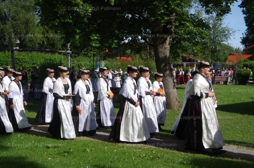 IMGP4854 | fotografiert von Axel PollmannLeonhardi Wallfahrt Benediktbeuern und Murnau, Fronleichnam, Fasching, Landschaft im Loisachtal und Benediktbeuern  - Realisiert mit Pictrs.com