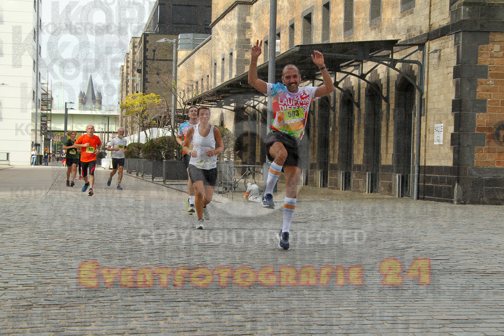 250920_1521_EV4_8569 | Sportfotografie im Rhein-Sieg Kreis, Köln, Bonn, NRW, Rheinland Pfalz, Hessen, etc. Unser Tätigkeitsfeld umfasst den Laufsport vom Volkslauf über den Marathon, Duathlon, Triathon bis zum Ultralauf wie Kölnpfad Ultra oder Schindertrail.
