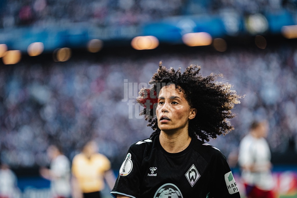 Fußball | Frauen | Saison 2024/2025  | DFB-Pokal der Frauen | Halbfinale | Hamburger SV vs. Werder Bremen | 23.03.2025 | Amira Arfaoui (#8, Werder Bremen)