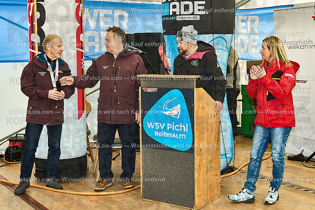 _ALP3138_MASTERS-WM_Reiteralm_SiegerB-GS | FISWORLD CHAMPIONSHIPSMASTERS ALPINE SKIING, 23. – 28. MÄRZ 2026 - REITERALM | STMK | AUT.   Veranstaltet vom Masters-Referat des Deutschen Skiverbandes (DSV). Durchführende Organisation: WSV Pichl-Reiteralm, unterstütutzt von den Bergbahnen REITERALM bei Schladming und SKI AUSTRIA.                            Disziplinen:  Super-G, GiantSlalom, Slalom.                                                 Kategorien:  A (Herrn 30-59 Jahre), B (Herrn ab 60 Jahre), C (Damen 30-59 Jahre), D (Damen ab 60 Jahre).                Rennstrecken:   Gasselhöhe und Muldenliftpiste auf der Reiteralm.