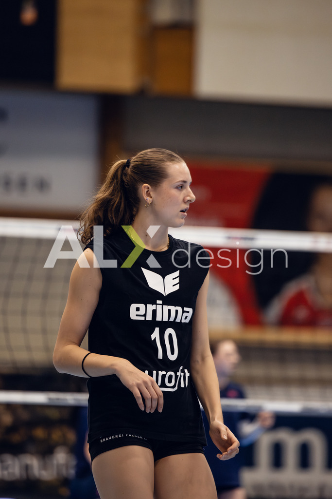 Volleyball I Frauen I Saison 2025-2026 I Volleyball NLA | Women I Round 14 I VC Kanti Schaffhausen - NLZ Volleyball Academy Zürich I 16.01.2026 | VC Kanti Schaffhausen - 10 Maelle Corbach (CH) – Diagonal - Realisiert mit Pictrs.com
