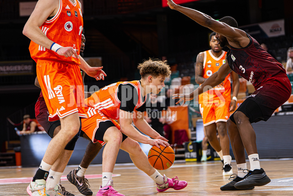 Basketball I Herren I Saison 2025-2026 I ProB Nord I 21. Spieltag I Rasta Vechta II - Iserlohn Kangaroos I 3255 | Roy Krupnikas (24, RASTA Vechta II) - Realisiert mit Pictrs.com