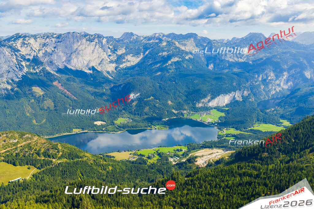 Luftaufnahme von Grundlsee Vs Google Maps- Die Luftaufnahme wurde 2025 vom UL-Flugzeug heraus erstellt ( keine Drohne ) - Hochauflösende Luftaufnahme - für professionelle Ausdrucke geeignet. Die Geschenkidee !Mit Lizenz und Bildrechte bestellbar